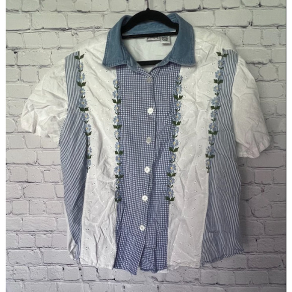 Basic Editions Women's Plus Button Up Shirt - Picture 1 of 3